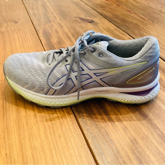 ASICS Gel-Nimbus 22 Running Shoes EUC - Picture 2 of 10